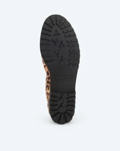 Ballerina mit Schleife
