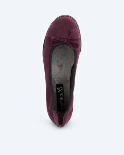 Ballerina mit Schleife