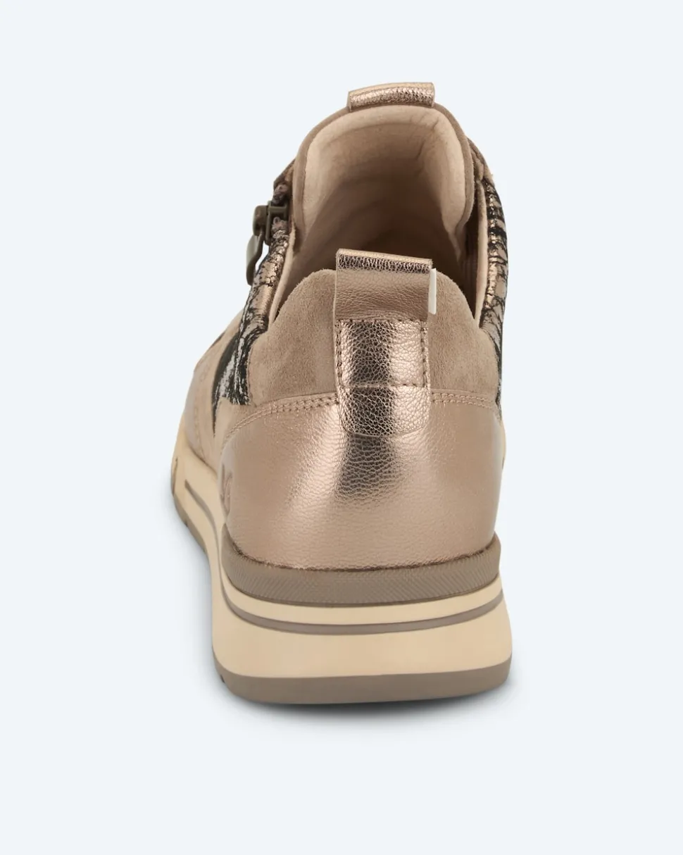 Sneaker