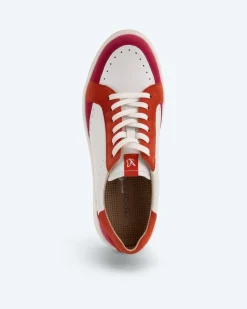 Sneaker im Farbmix