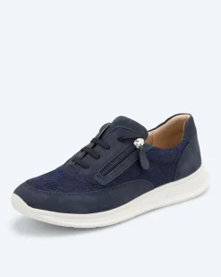 Sneaker mit Blumenspitze