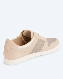 Sneaker mit Mesh