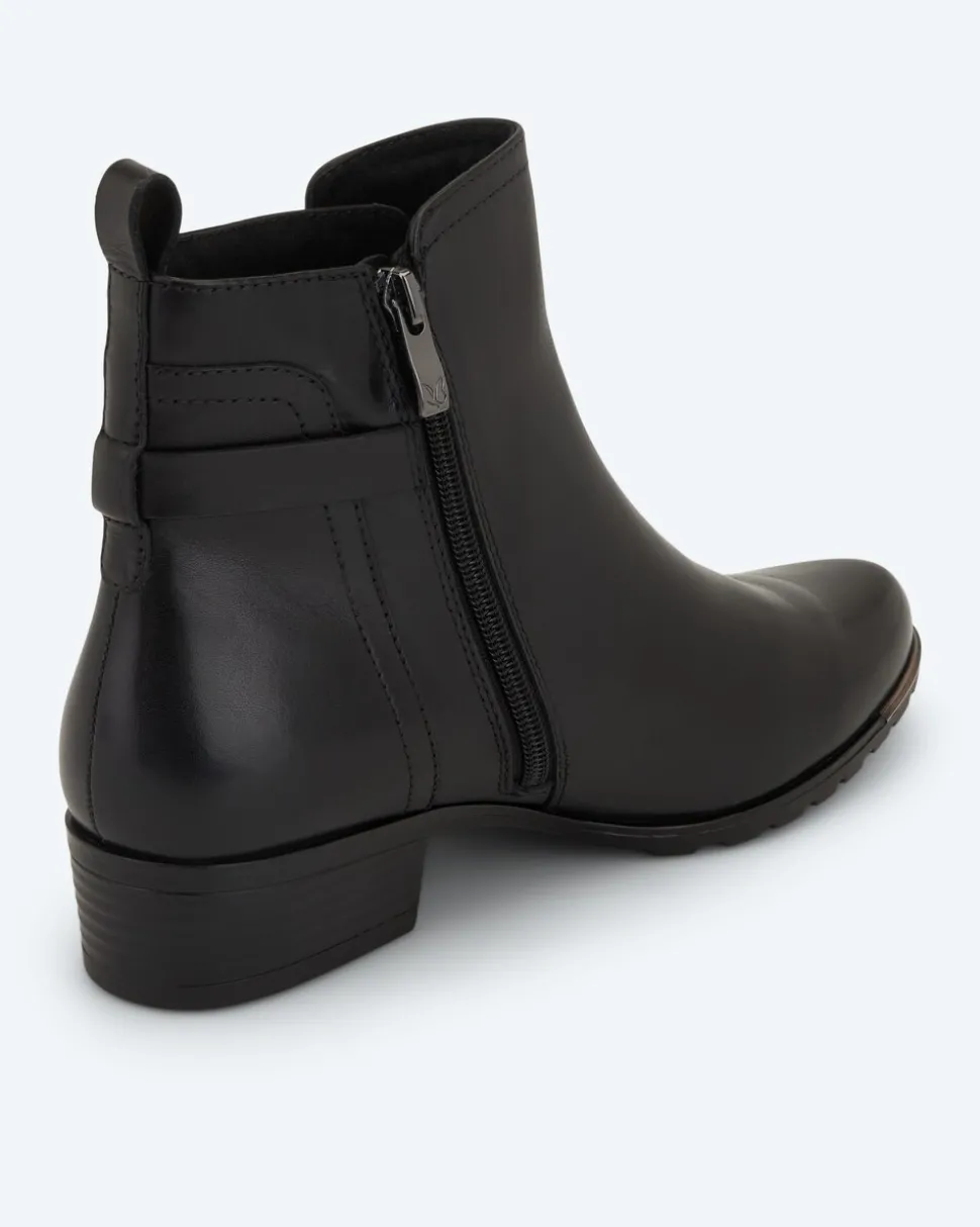 Stiefelette mit Deko