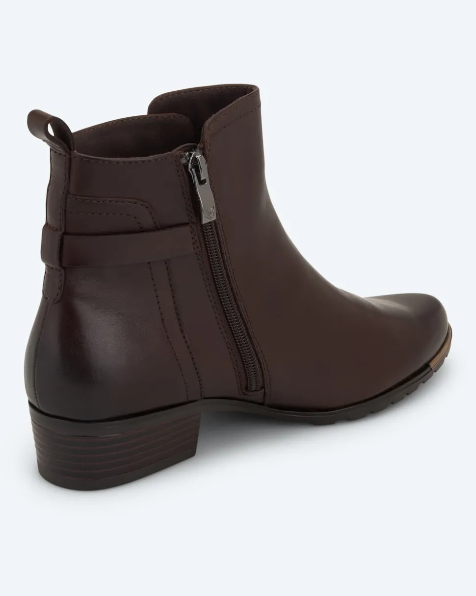 Stiefelette mit Deko